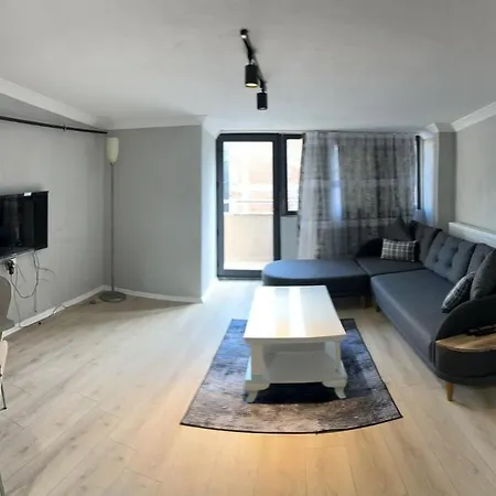 Modern With Balcony In Esenler * イスタンブール