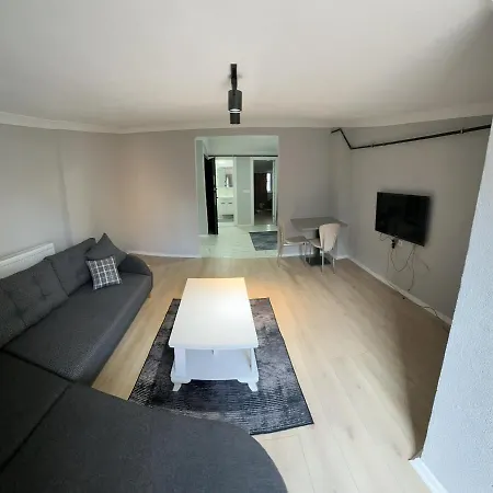 Modern With Balcony In Esenler * 이스탄불