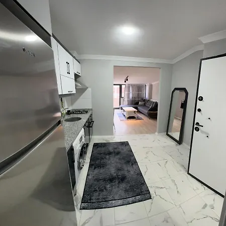 Modern With Balcony In Esenler * 이스탄불